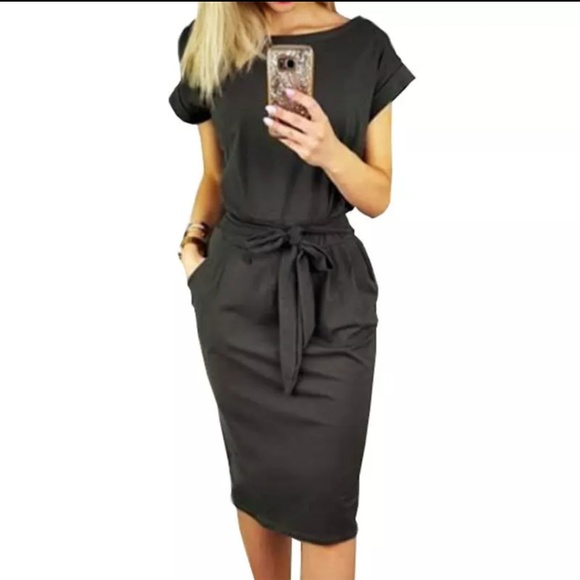 Gray Short Sleeve Midi Dress - Picture 2 of 7